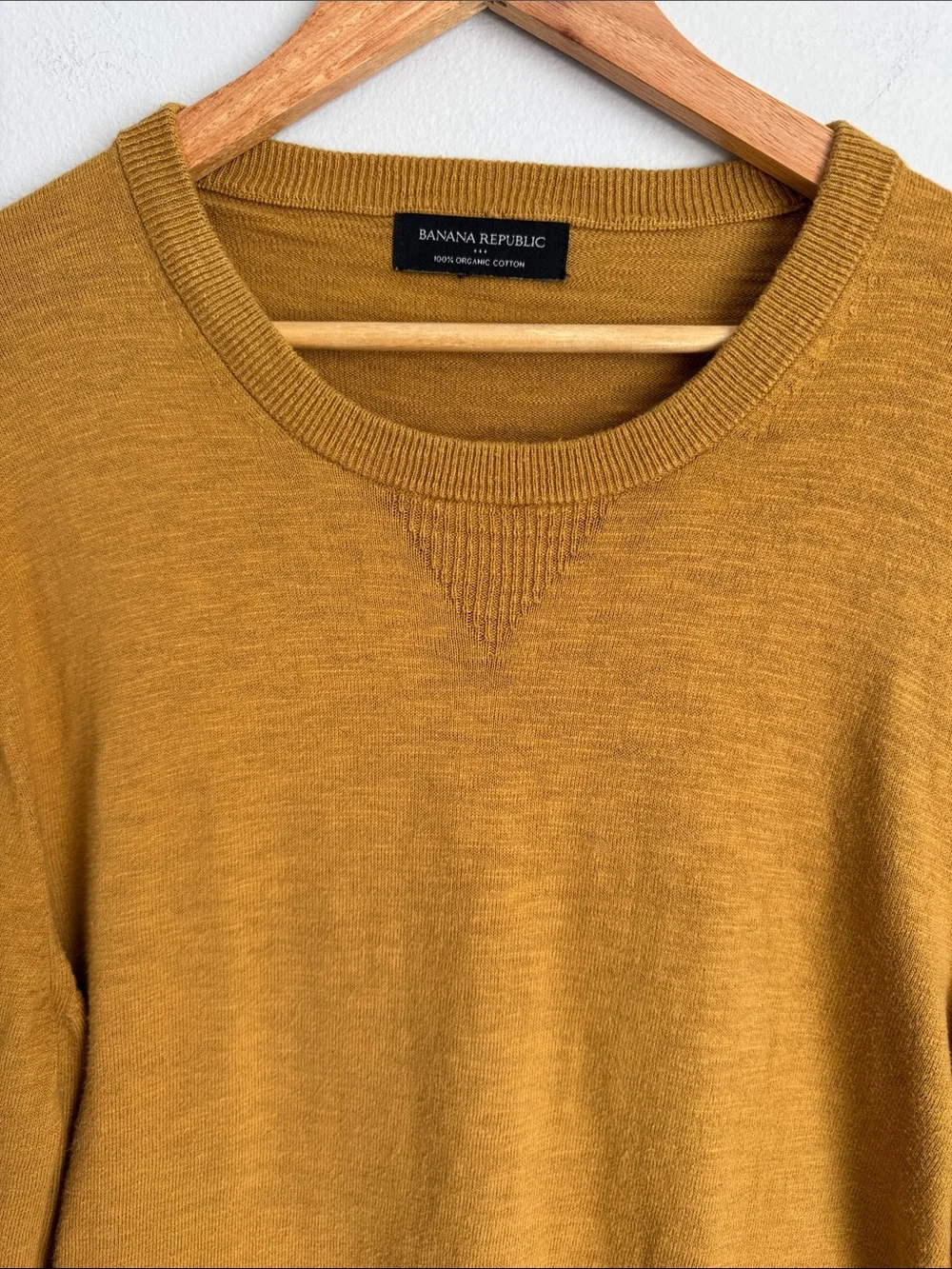 Banana Republic Men’s Organic Cotton Crewneck Sweater Mustard Gold Size L